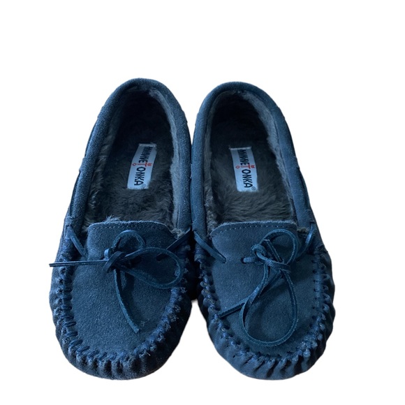 Minnetonka Gray Leather/Suede Moccasin with Faux Fur Lining & Solid Sole Size 7 - Picture 7 of 10